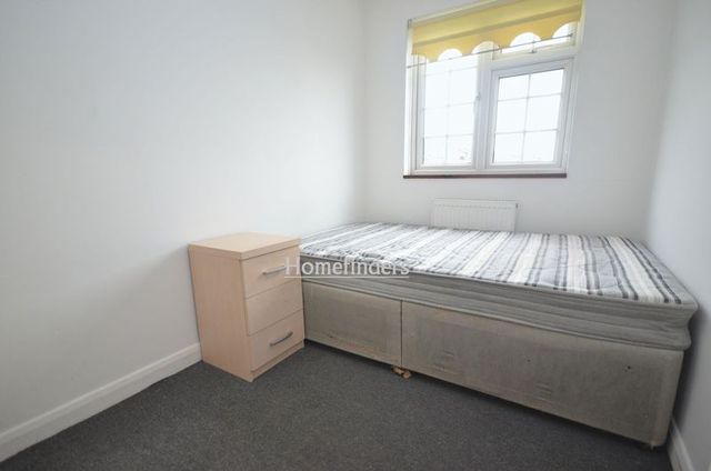 Image of 1 bedroom Flat to rent in Horns Road Ilford IG2 at Horns Road  Ilford, IG2 6BN
