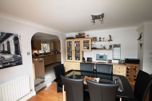  Image of 5 bedroom Property for sale in Lamberts Place Horsmonden Tonbridge TN12 at Lamberts Place  Horsmonden, TN12 8AG