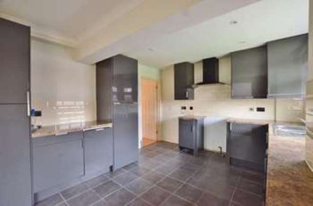  Image of 1 bedroom Property to rent in Cedar Avenue Enfield EN3 at Cedar Avenue  Enfield, EN3 7JD