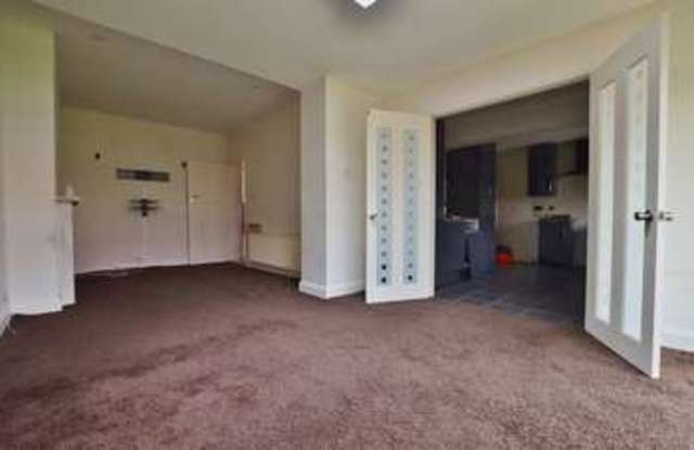 Image of 1 bedroom Property to rent in Cedar Avenue Enfield EN3 at Cedar Avenue  Enfield, EN3 7JD