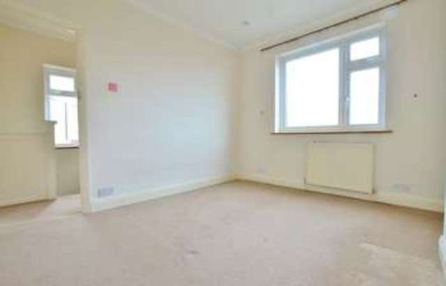  Image of 1 bedroom Property to rent in Cedar Avenue Enfield EN3 at Cedar Avenue  Enfield, EN3 7JD