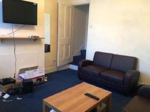  Image of 3 bedroom House Share to rent in Hubert Road Selly Oak Birmingham B29 at Selly Oak Bristol Selly Oak, B29 6DX