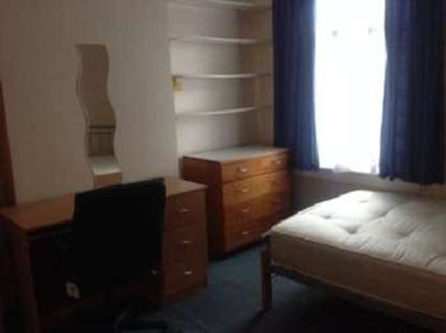  Image of 3 bedroom House Share to rent in Hubert Road Selly Oak Birmingham B29 at Selly Oak Bristol Selly Oak, B29 6EP
