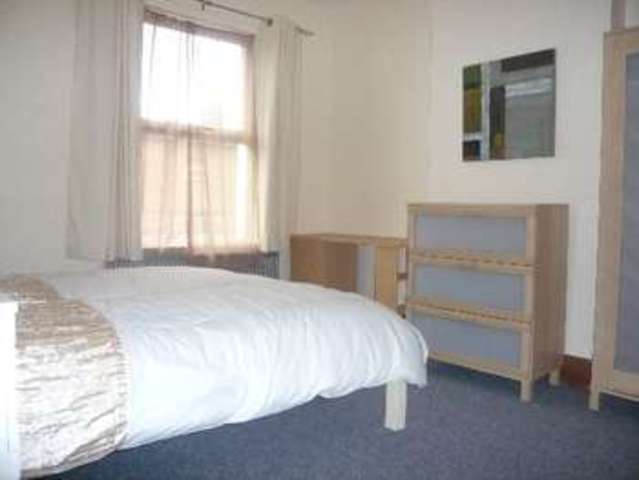  Image of 6 bedroom House Share to rent in Hubert Road Selly Oak Birmingham B29 at Selly Oak Bristol Selly Oak, B29 6ET