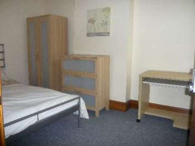  Image of 6 bedroom House Share to rent in Hubert Road Selly Oak Birmingham B29 at Selly Oak Bristol Selly Oak, B29 6ET