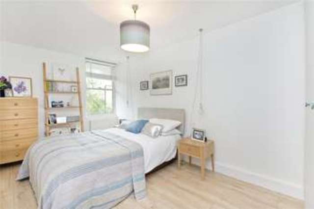  Image of 3 bedroom Maisonette for sale in Islay Walk London N1 at Canonbury London Essex Road, N1 2QL
