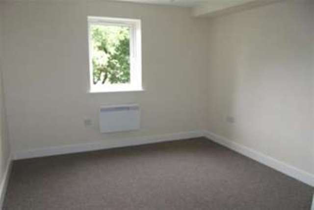  Image of 2 bedroom Flat to rent in Jubilee Drive Redruth TR15 at Redruth, TR15 1DY