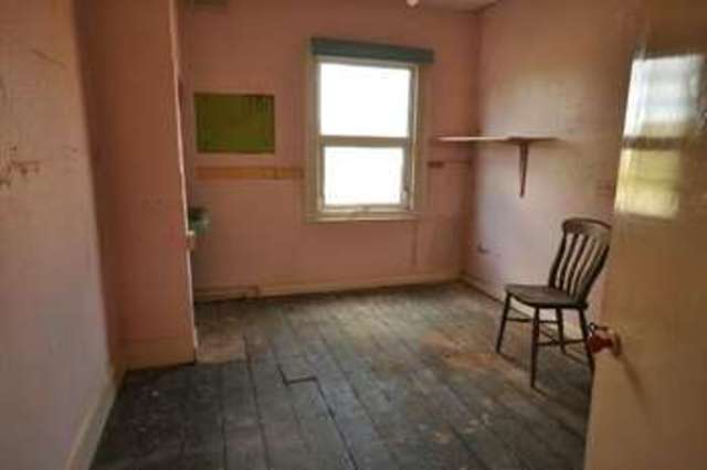  Image of 3 bedroom Terraced house for sale in Junction Road Reading RG1 at Junction Road  Reading, RG1 5SA