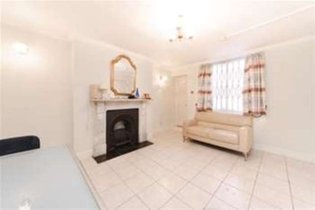  Image of 1 bedroom Flat to rent in Kensington Gardens Square London W2 at London, W2 4BQ