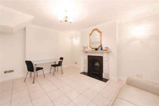  Image of 1 bedroom Flat to rent in Kensington Gardens Square London W2 at London, W2 4BQ