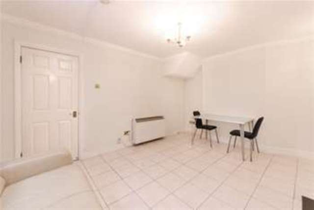  Image of 1 bedroom Flat to rent in Kensington Gardens Square London W2 at London, W2 4BQ