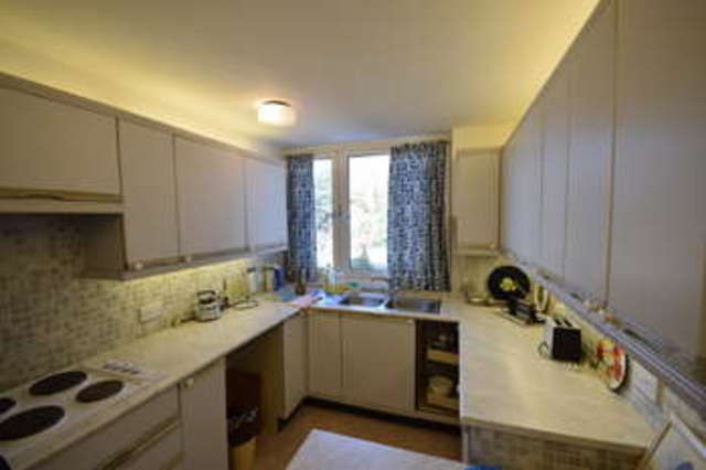  Image of 2 bedroom Flat for sale in Ilsham Marine Drive Torquay TQ1 at Ilsham Marine Road Torquay St Marychurch, TQ1 2HU