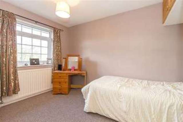  Image of 3 bedroom Detached house for sale in Kingscote Close Redditch B98 at Kingscote Close  Redditch, B98 9LJ