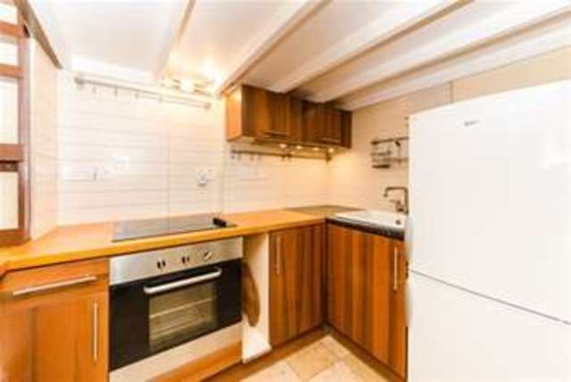  Image of Flat to rent in Ladbroke Grove London W10 at London, W10 6HE