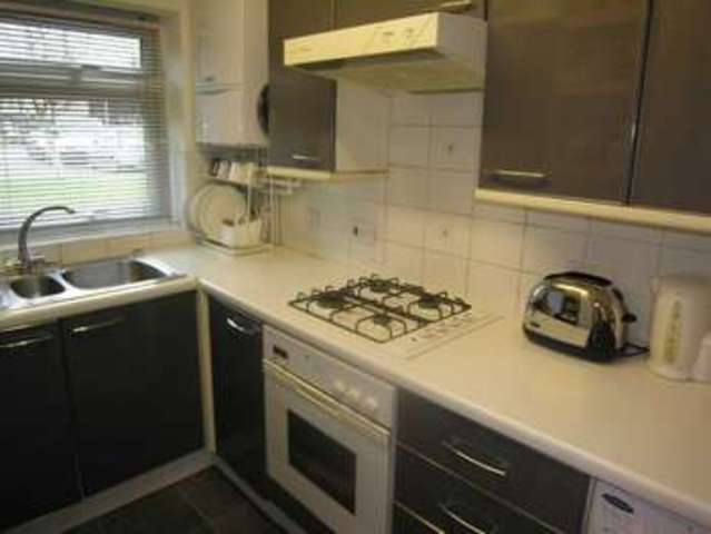  Image of 2 bedroom Property to rent in St. Johns Close Cowley Uxbridge UB8 at Lambourne Court Uxbridge Uxbridge, UB8 2UL