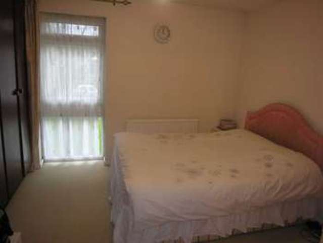  Image of 2 bedroom Property to rent in St. Johns Close Cowley Uxbridge UB8 at Lambourne Court Uxbridge Uxbridge, UB8 2UL