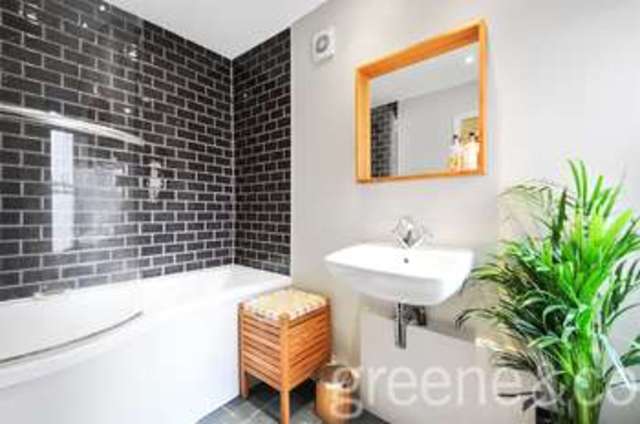  Image of 3 bedroom Maisonette for sale in Lambton Road London N19 at London  Hornsey Rise, N19 3QH