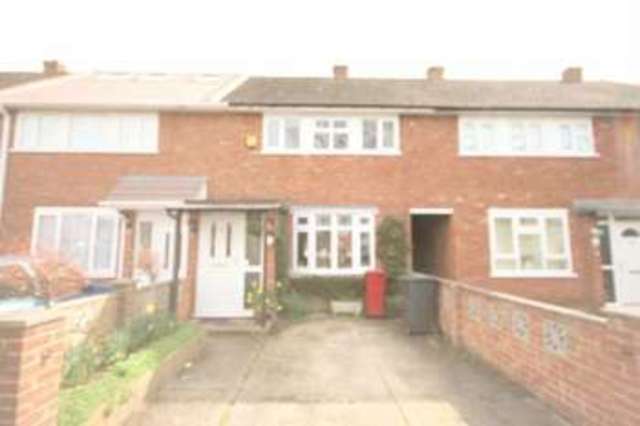  Image of 3 bedroom Terraced house for sale in Harrow Road Langley Slough SL3 at Langley  Slough, SL3 8SQ