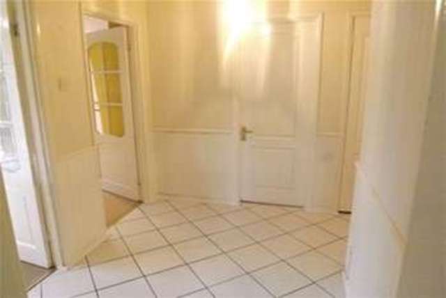  Image of 3 bedroom Flat to rent in Surrey Road Westbourne Bournemouth BH4 at Bournemouth, BH4 9HR