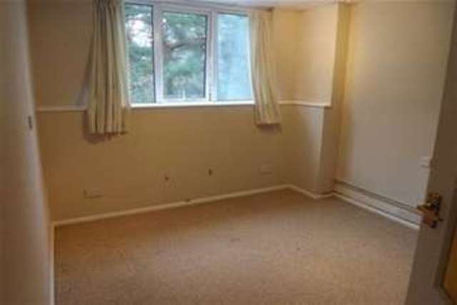  Image of 3 bedroom Flat to rent in Surrey Road Westbourne Bournemouth BH4 at Bournemouth, BH4 9HR