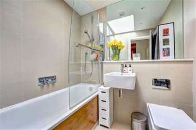  Image of 2 bedroom Mews for sale in Laurel Mews London SE5 at Camberwell, SE5 9BA