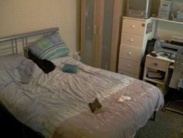  Image of 5 bedroom House Share to rent in Leahurst Crescent Harborne Birmingham B17 at Harborne Bristol Harborne, B17 0LD
