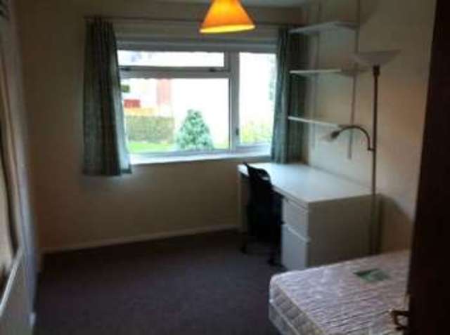  Image of 4 bedroom House Share to rent in Leahurst Crescent Harborne Birmingham B17 at Harborne Bristol Harborne, B17 0LG