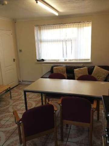  Image of 6 bedroom House Share to rent in Leasow Drive Edgbaston Birmingham B15 at Edgbaston Bristol Edgbaston, B15 2SN