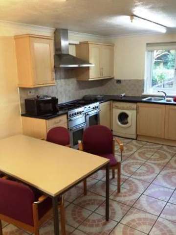  Image of 6 bedroom House Share to rent in Leasow Drive Edgbaston Birmingham B15 at Edgbaston Bristol Edgbaston, B15 2SN