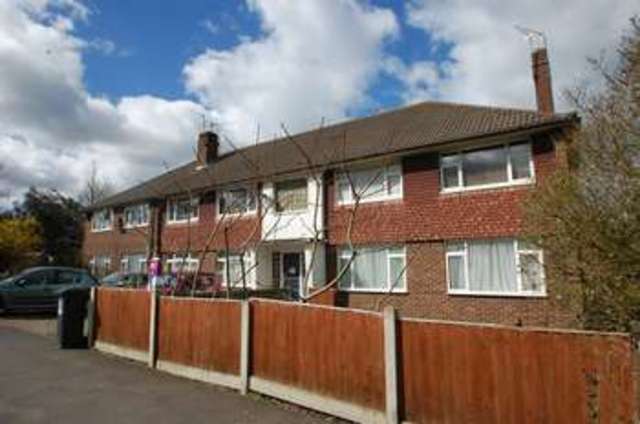  Image of 3 bedroom Flat for sale in High Road Leavesden Watford WD25 at Leavesden Watford HERTS, WD25 7LL