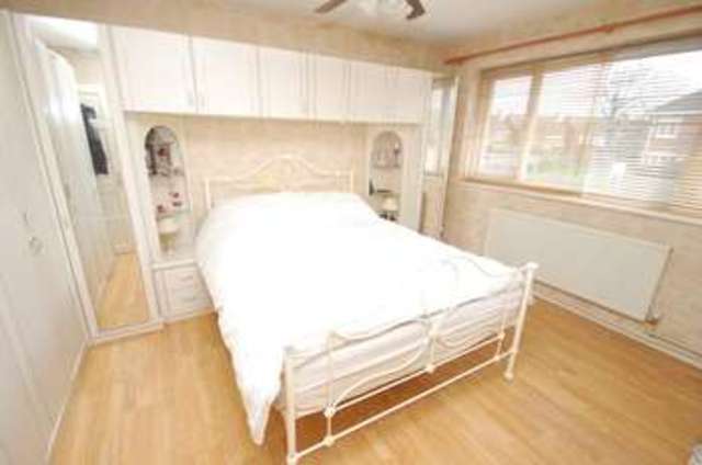  Image of 3 bedroom Flat for sale in High Road Leavesden Watford WD25 at Leavesden Watford HERTS, WD25 7LL