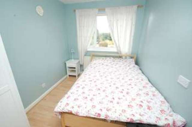  Image of 3 bedroom Flat for sale in High Road Leavesden Watford WD25 at Leavesden Watford HERTS, WD25 7LL