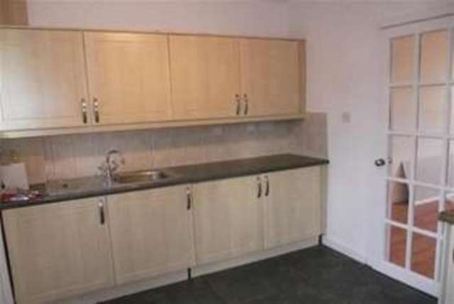  Image of 2 bedroom Flat to rent in Lesmahagow Road Strathaven ML10 at Strathaven, ML10 6DA