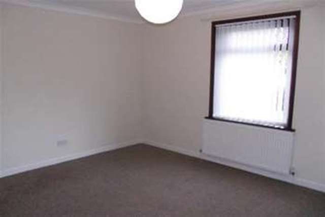  Image of 2 bedroom Flat to rent in Lesmahagow Road Strathaven ML10 at Strathaven, ML10 6DA