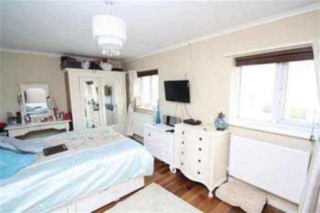  Image of 2 bedroom Detached house for sale in Limbrick Lane Goring-by-Sea Worthing BN12 at Goring-by-Sea, BN12 6AE