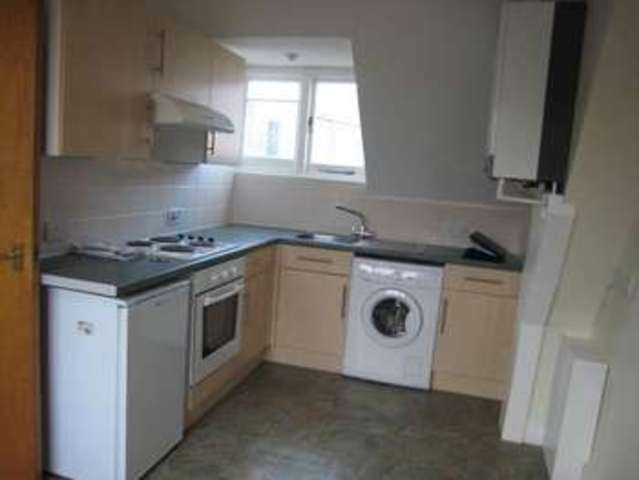  Image of 1 bedroom Flat to rent in Lime Hill Road Tunbridge Wells TN1 at Tunbridge Wells Kent Royal Tunbridge Wells, TN1 1LL