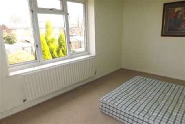  Image of 2 bedroom Maisonette to rent in Linford Crescent Coalville LE67 at Coalville, LE67 4QY