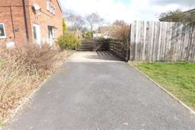  Image of 2 bedroom Maisonette to rent in Linford Crescent Coalville LE67 at Coalville, LE67 4QY