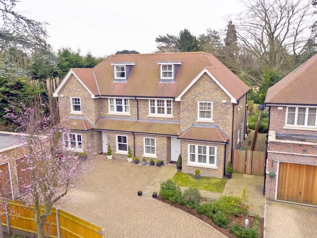  Image of 4 bedroom Semi-Detached house to rent in Little Orchard Place Esher KT10 at Portsmouth Road Esher Surrey, KT10 9PP