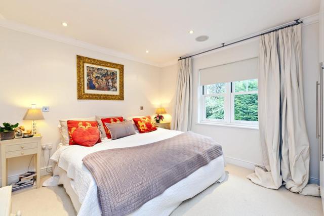  Image of 4 bedroom Semi-Detached house to rent in Little Orchard Place Esher KT10 at Portsmouth Road Esher Surrey, KT10 9PP