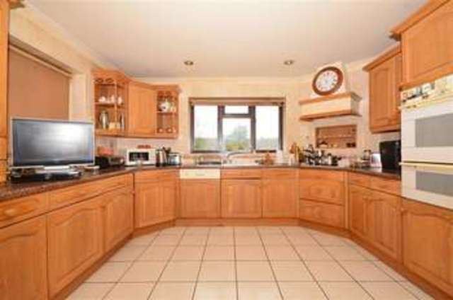  Image of 5 bedroom Detached house for sale in Littlestone Road Littlestone New Romney TN28 at Littlestone Kent New Romney, TN28 8QB