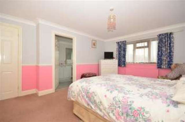  Image of 5 bedroom Detached house for sale in Littlestone Road Littlestone New Romney TN28 at Littlestone Kent New Romney, TN28 8QB