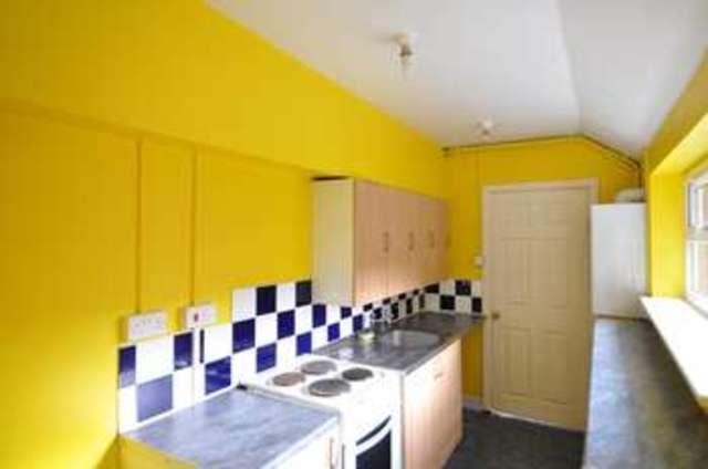  Image of 3 bedroom Terraced house to rent in Lodge Road Redditch B98 at Lodge Road  Redditch, B98 7BS