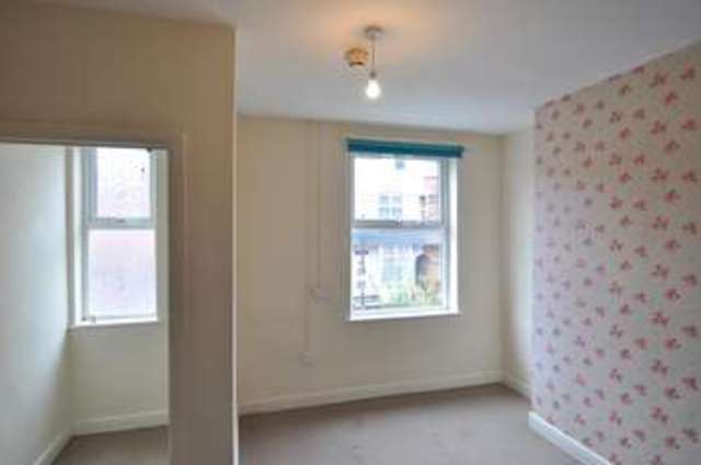  Image of 3 bedroom Terraced house to rent in Lodge Road Redditch B98 at Lodge Road  Redditch, B98 7BS