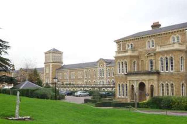  Image of 2 bedroom Apartment for sale in Grassington Close London N11 at London, N11 3FJ