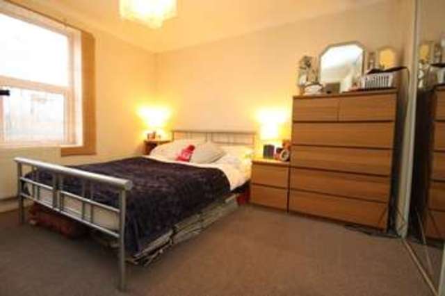  Image of 2 bedroom Flat to rent in London Road Kingston upon Thames KT2 at Kingston Upon Thames Surrey, KT2 6QJ