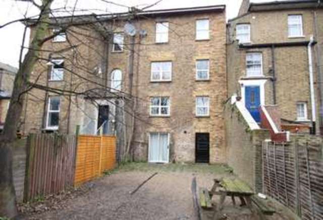  Image of 2 bedroom Flat to rent in London Road Kingston upon Thames KT2 at Kingston Upon Thames Surrey, KT2 6QJ