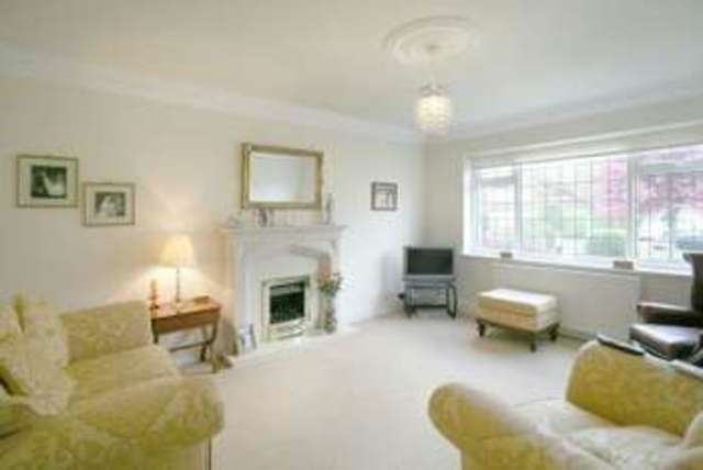  Image of 5 bedroom Detached house to rent in Longacres Road Hale Barns Altrincham WA15 at ALTRINCHAM, WA15 0RS