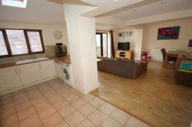  Image of 3 bedroom Detached house for sale in Lulworth Park Kenilworth CV8 at Lulworth Park  Kenilworth, CV8 2XG