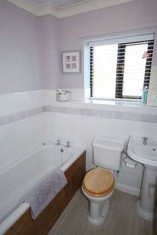  Image of 3 bedroom Detached house for sale in Lulworth Park Kenilworth CV8 at Lulworth Park  Kenilworth, CV8 2XG